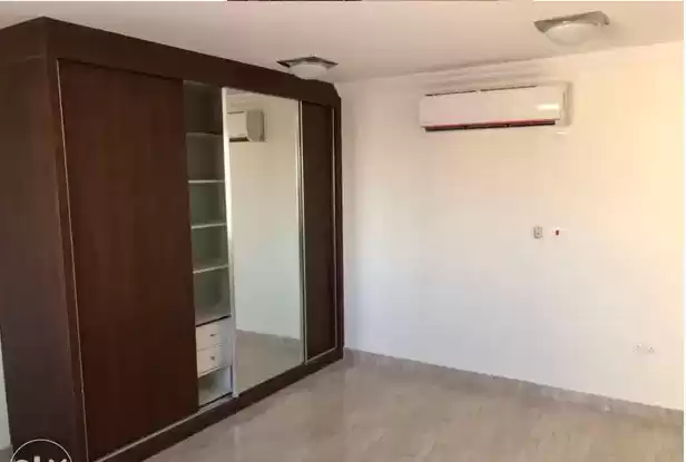 Wohn Klaar eigendom 1 Schlafzimmer S/F Wohnung  zu vermieten in Al Sadd , Doha #7749 - 1  image 